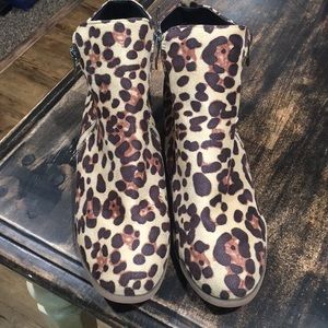 Leopard boots